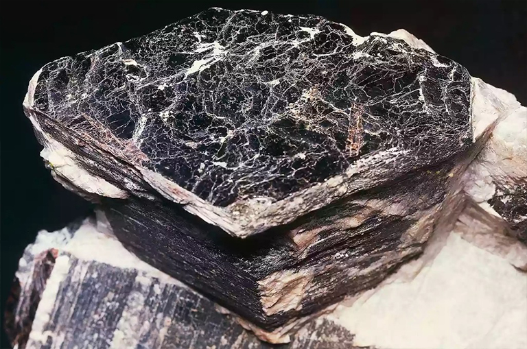 黑云母
