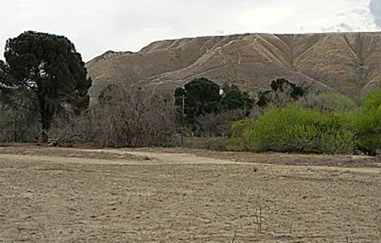 鲨齿山附近的克恩河峡谷