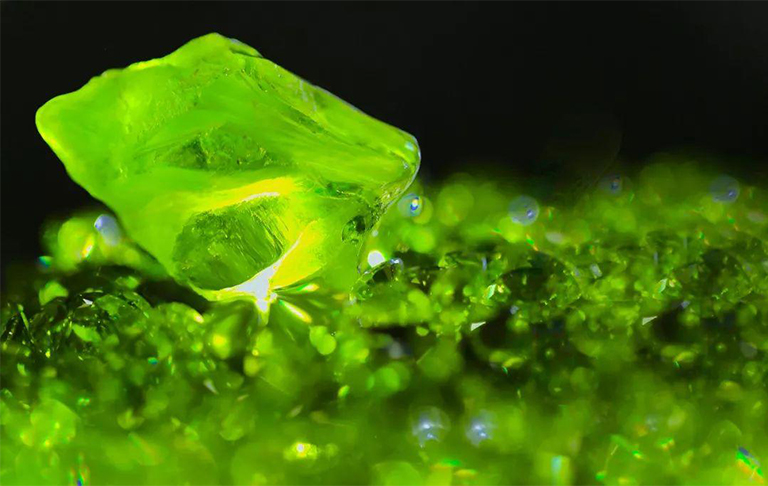 绿颜色的水晶